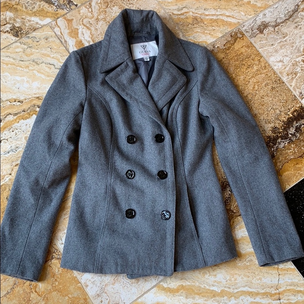 Guess flattering feminine coat barely worn no flaw